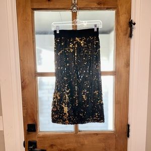 Size 2 gold and black sequin skirt with side slit